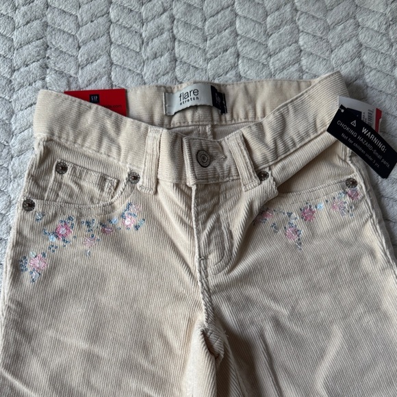 NWT GAP Kids Beige Floral Embroidered Flare Jeans - Picture 4 of 10